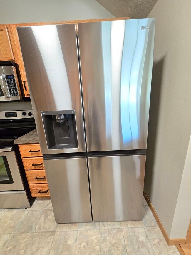 Building Photo - Beautiful Condo!!!