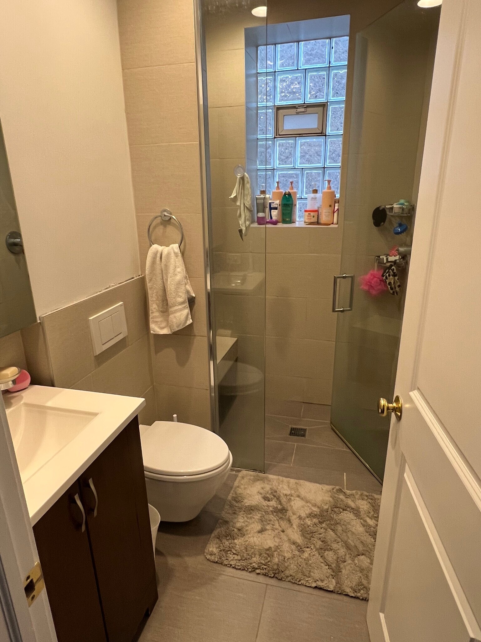 Building Photo - 2111 N Dayton St