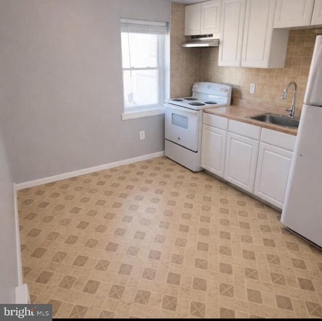 Building Photo - 20 Juliustown Rd