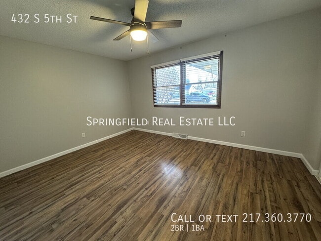 Building Photo - 432 S 5th St