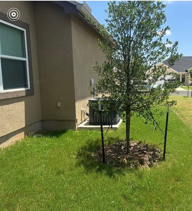 Building Photo - 120 Parlin Ln