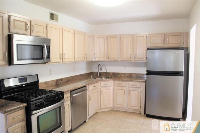 Building Photo - 1201 Plymouth Rd