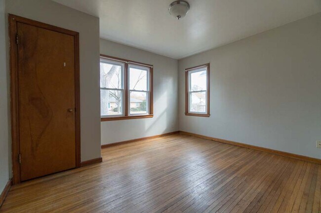 Building Photo - 2503 Iowa St