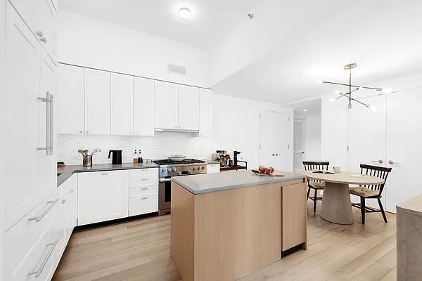 Building Photo - 50 W 30th St