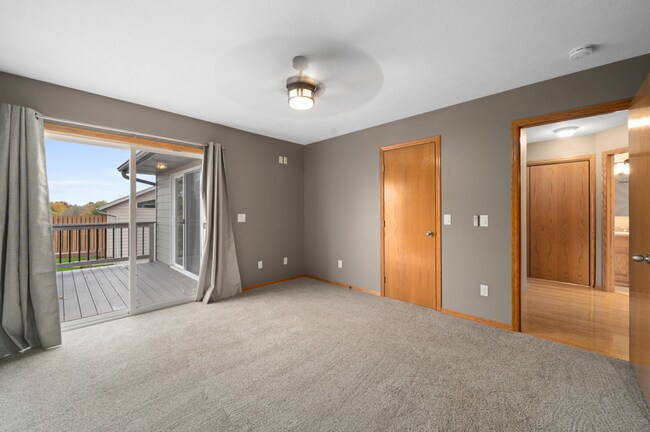 Building Photo - 1202 E 61st St