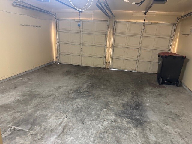 Building Photo - 11922 Sulphur Springs Dr