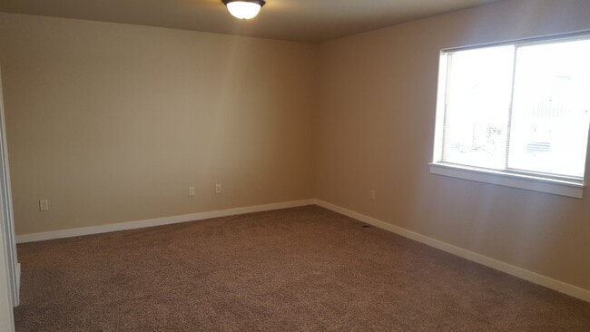 Building Photo - 1191 Longbow Ln