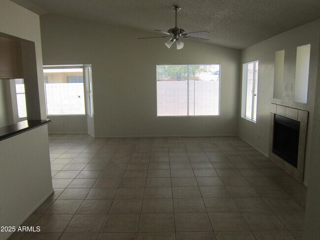Building Photo - 8820 W Greenbrian Dr