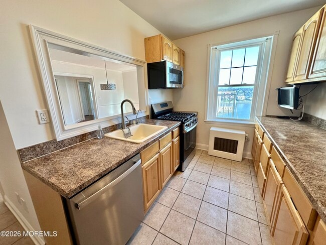 Building Photo - 500 Deal Lake Dr