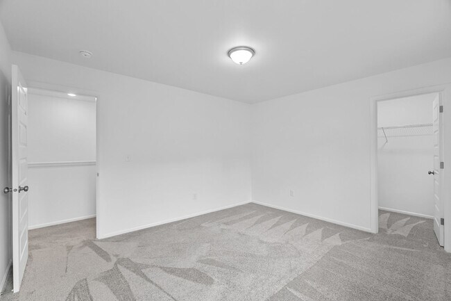 Building Photo - Two-Story Port Orchard Home