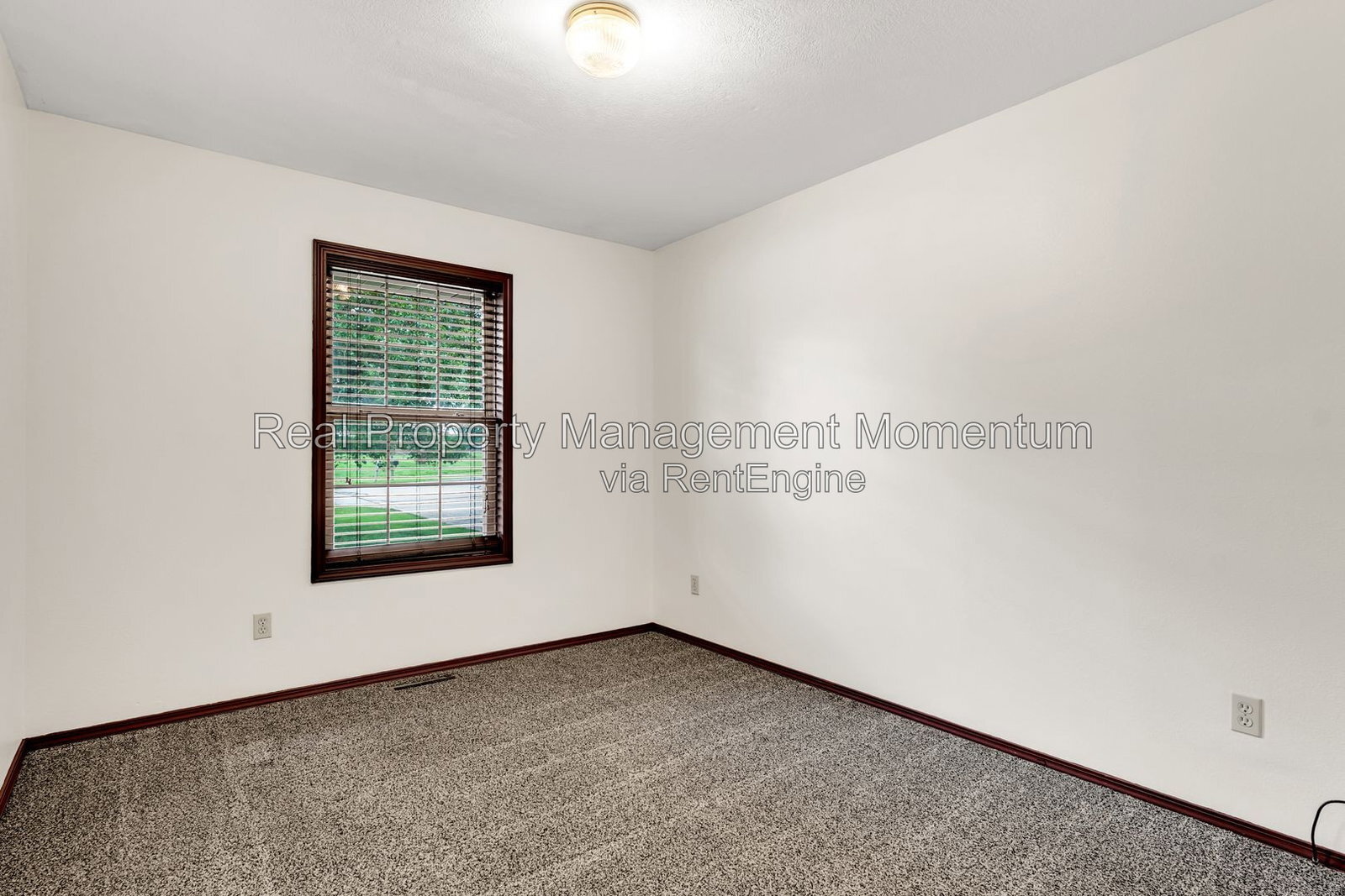 Building Photo - 813 Daniel Ln