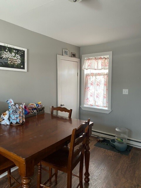 Building Photo - 21 W Main St