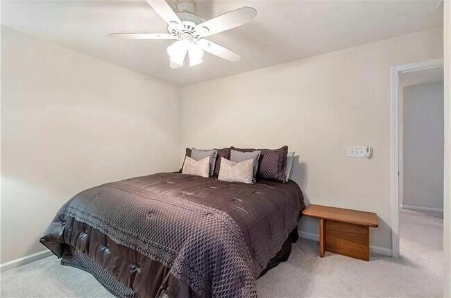 Building Photo - 932 Wendlebury Ct