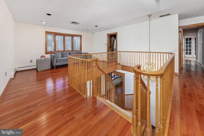 Building Photo - 1322 Commissioners Rd