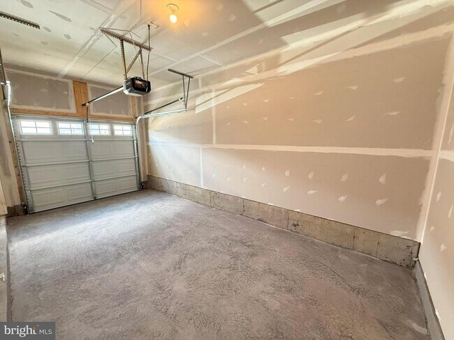 Building Photo - 116 Nootka Wy