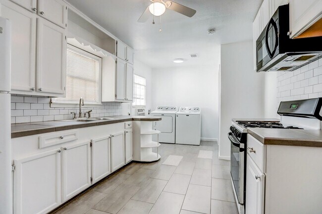 Building Photo - 3446 Blodgett St