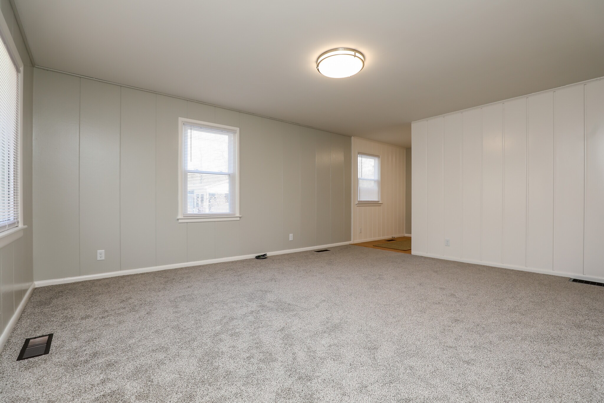 Building Photo - 409 Mineral Springs Ave