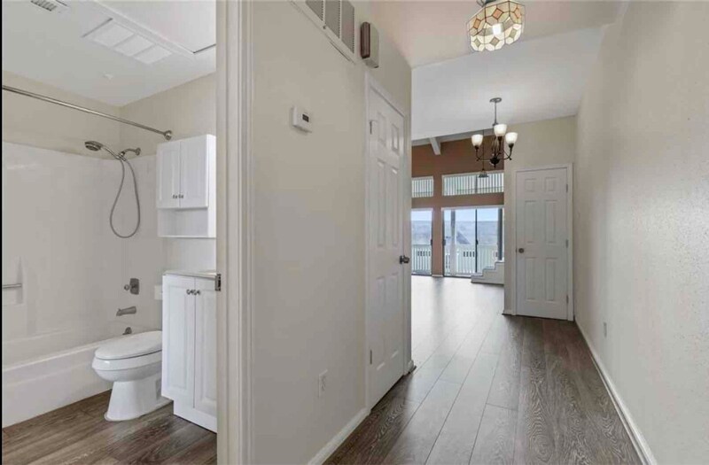 Building Photo - 124 April Point Dr S