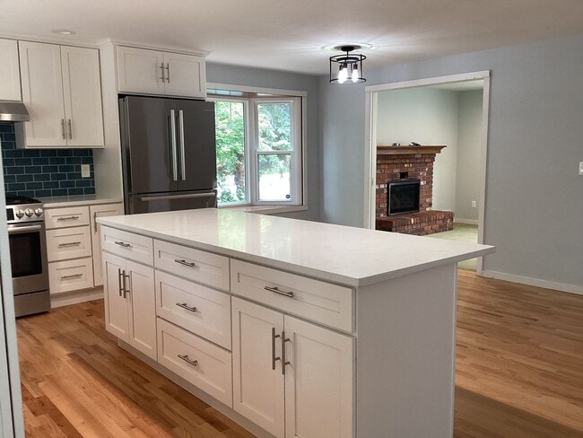 Building Photo - Charming Mukilteo Rambler in a Prime Location