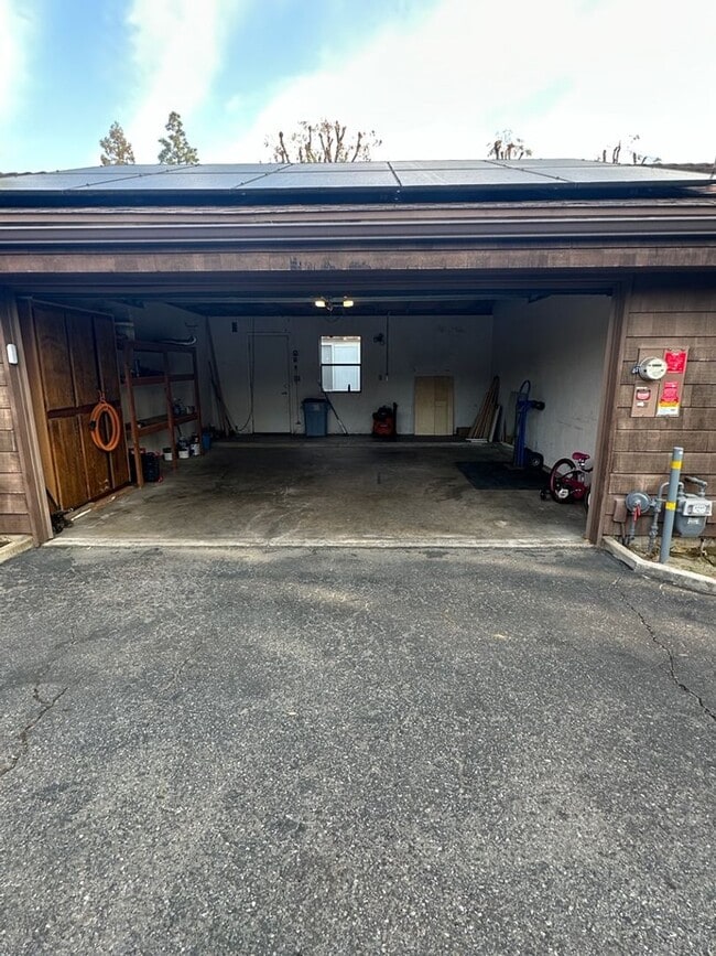 Building Photo - Charming 2-Bedroom, 2-Bathroom Townhome with Loft With Solar!