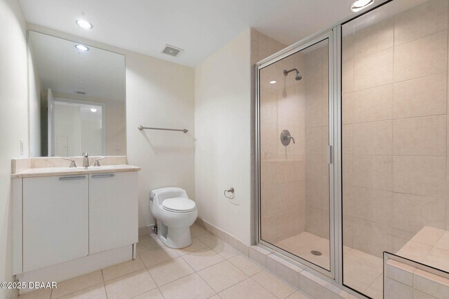 Building Photo - 241 Riverside Dr