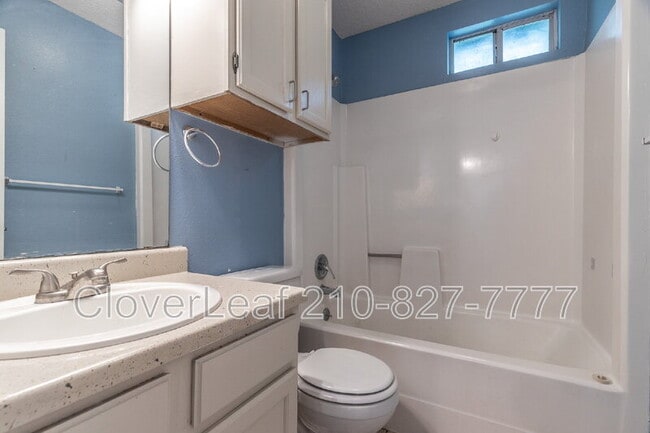 Building Photo - 535 E Ashley Rd