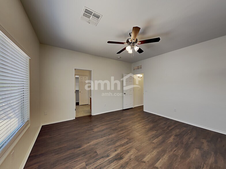 Building Photo - 397 East Placita Rejilla