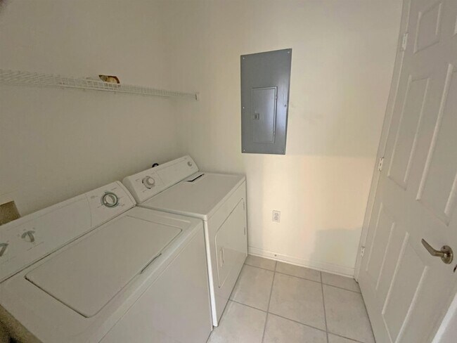 Building Photo - 1603 Prestwick Pl