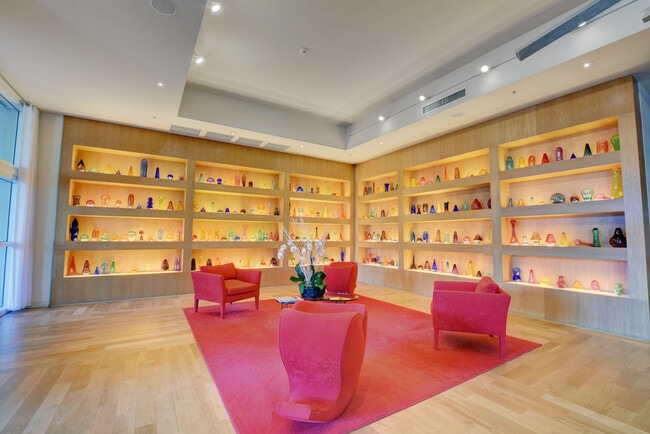 Building Photo - 1551 N Flagler Dr