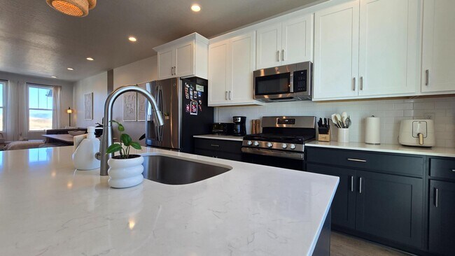 Building Photo - 7003 S Jordan Pkwy W