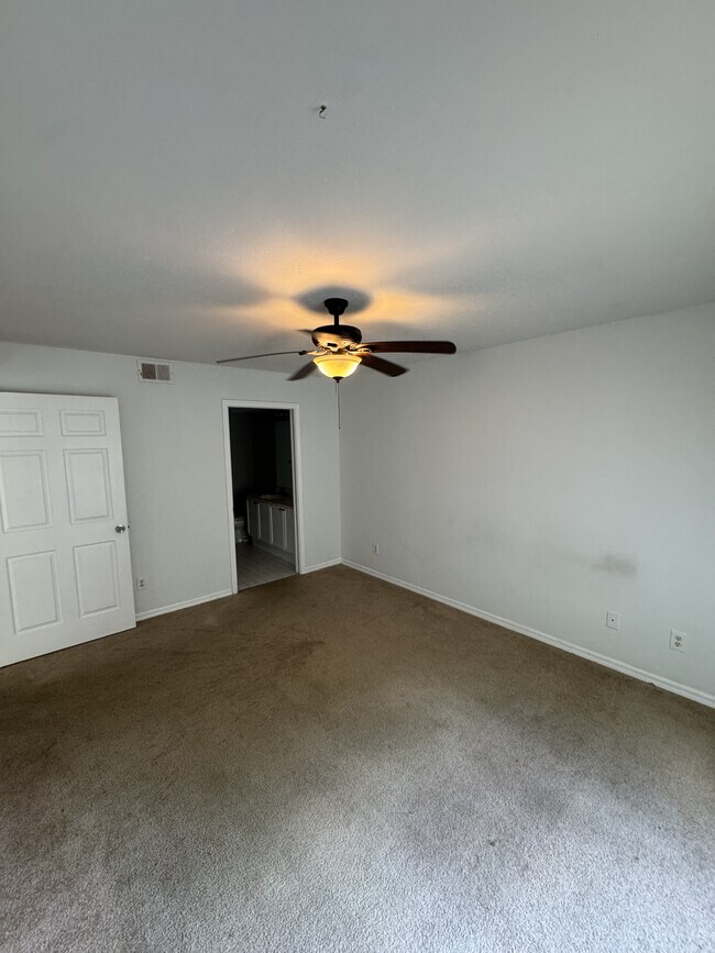 Building Photo - 28261 Pine Haven Way