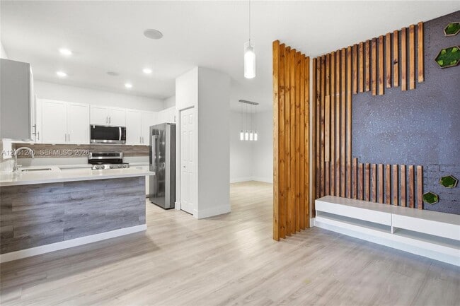Building Photo - 3430 W 106th Terrace