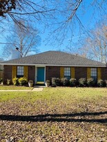 Building Photo - 7204 Brampton Ln