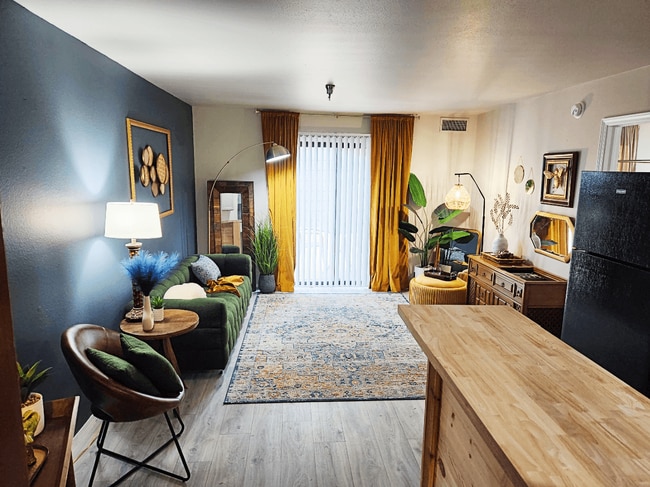 Building Photo - The Lodge Apartments