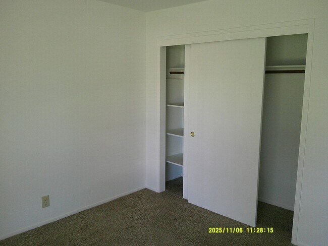 Building Photo - 390 S Almond St