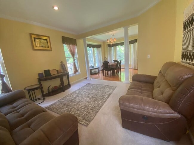 Building Photo - 3128 Tulip Tree Pl