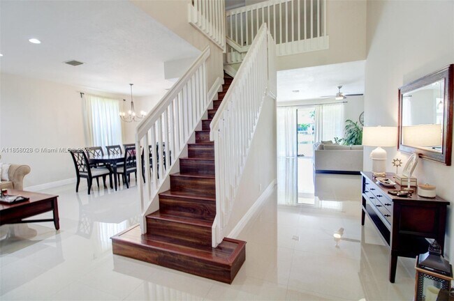 Building Photo - 1610 Sandpiper Cir
