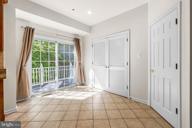 Building Photo - 129 Hearth Ct