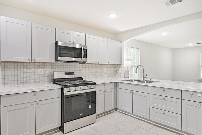 Building Photo - 10633 Flaxman St