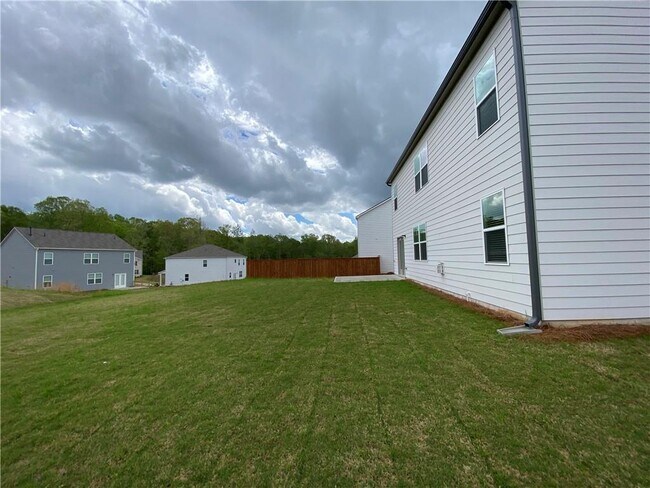 Building Photo - 2715 Piper Dr