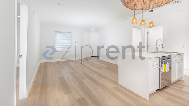 Building Photo - Unit 207