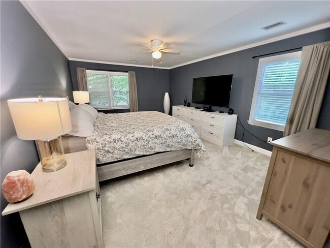 Building Photo - 2110 Six Branches Dr