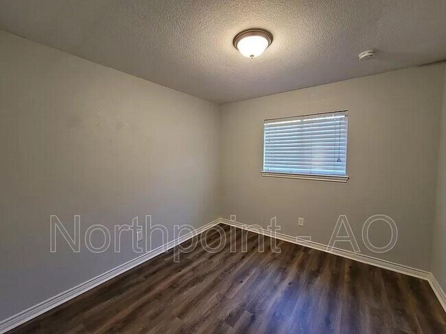 Building Photo - 3 BR/2BA | Renovated Single Family Home |Gated backyard!