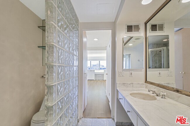 Building Photo - 10701 Wilshire Blvd