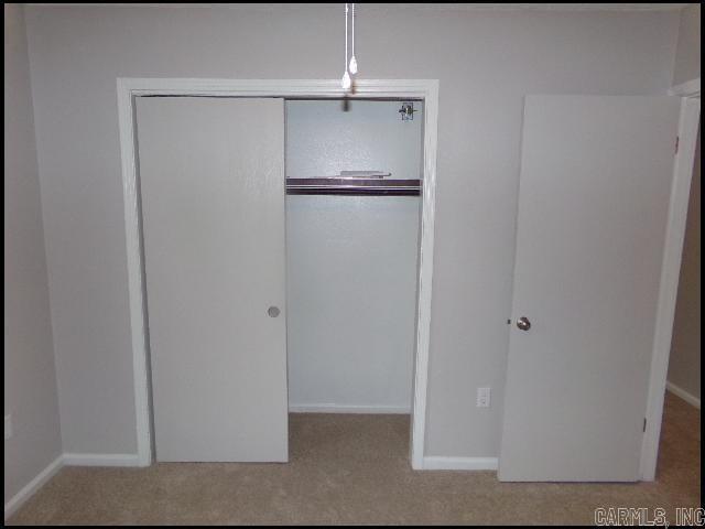 Building Photo - 8 Brookway Ln