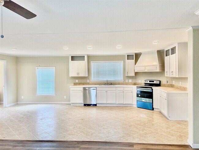 Building Photo - 11720 W Small Oaks Ln