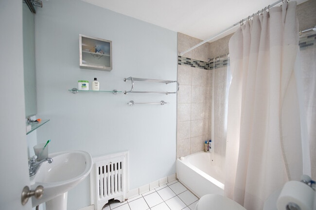 Building Photo - 524 Michigan Ave