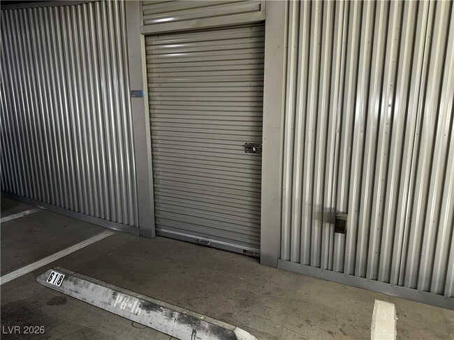 Building Photo - 200 Hoover Ave