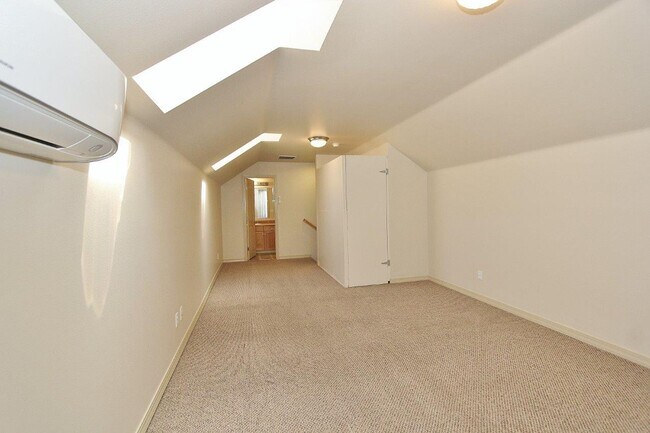 Building Photo - Your New Home Awaits in Bolder Creek! 4bed...