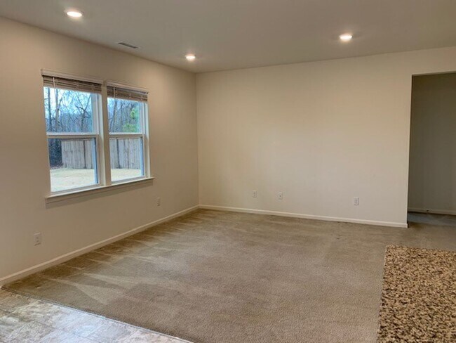 Building Photo - 1149 Noor Ln